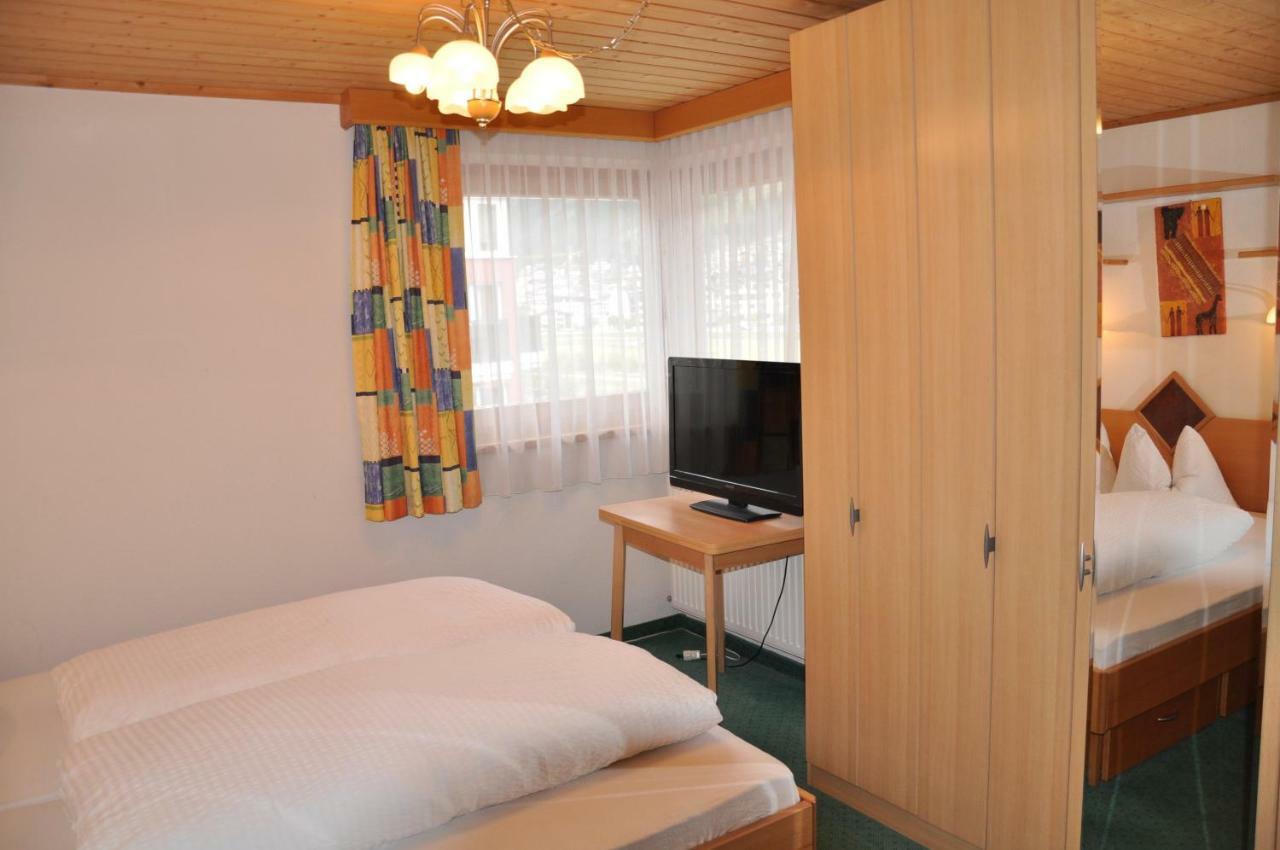 Pension Lenz Ischgl Esterno foto